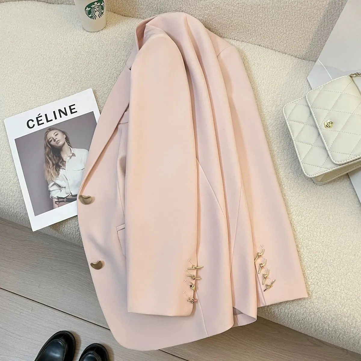 Women's Minimalist Light Pink Blazer Notched Lapel Heart Button Detail Casual Blazer French Elegant Sweet Office Lady Outfits