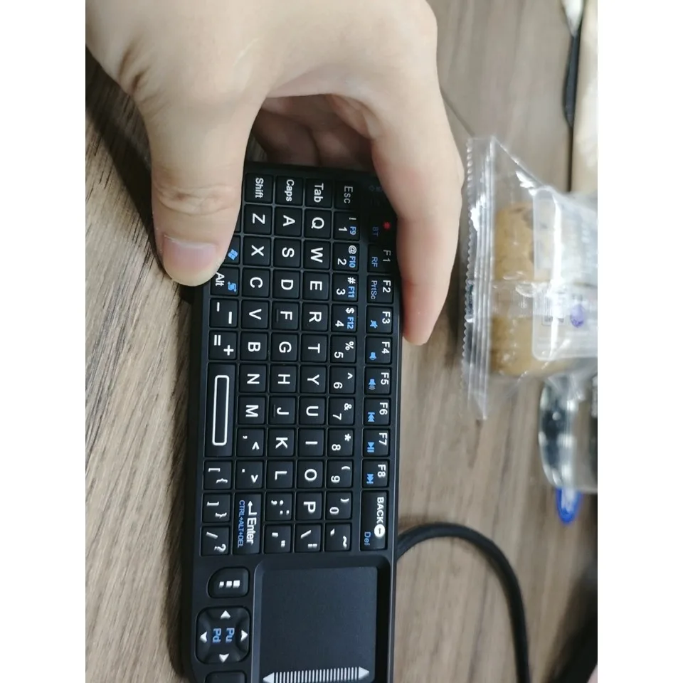 Mini Wireless Keyboard with Touchpad 2.4 G Portable Backlit Keyboard Type-C Rechargeable Keypad for Smartphone Tablet Laptop