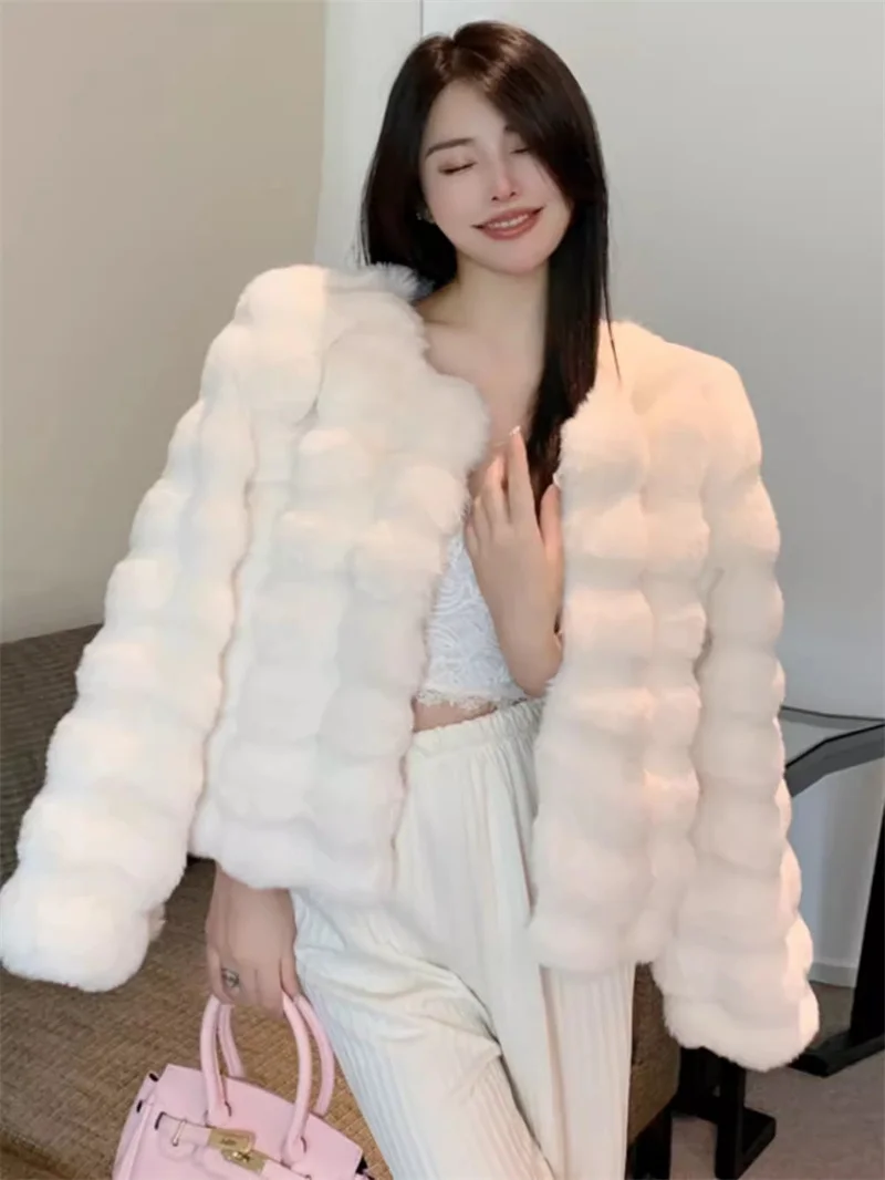 Imitation Rabbit Fur Fur Fur Coat For Women In Winter 2024, Young Style, Thickened Environmentally Friendly Lamb Fur Plush Coat