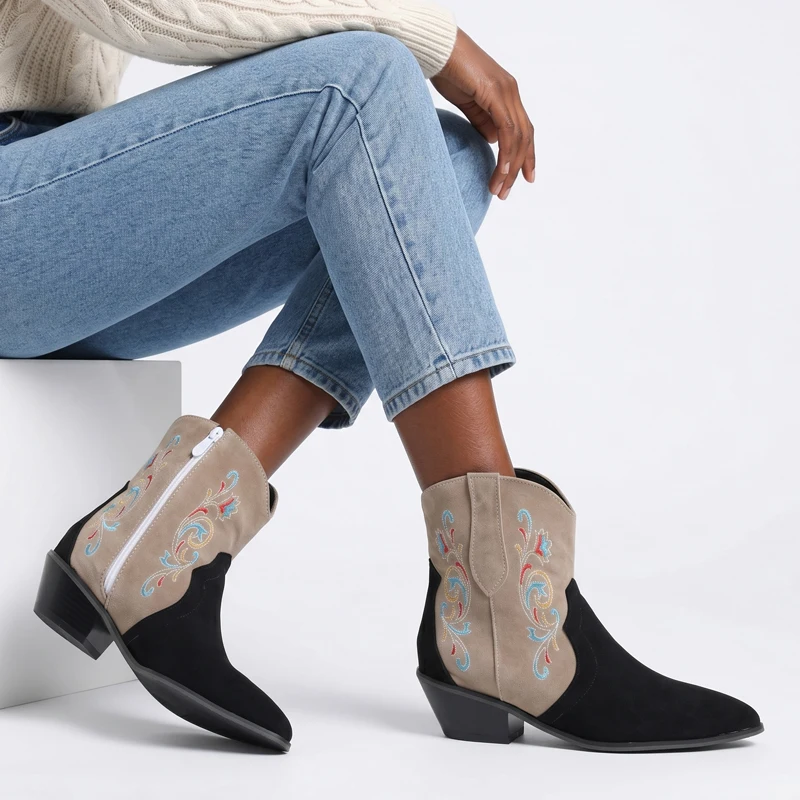 2026 Winter New Arrival Embroidered Chunky Heel Patchwork Western Cowboy Booties Ethnic Style Versatile Pointed Toe Short Boots