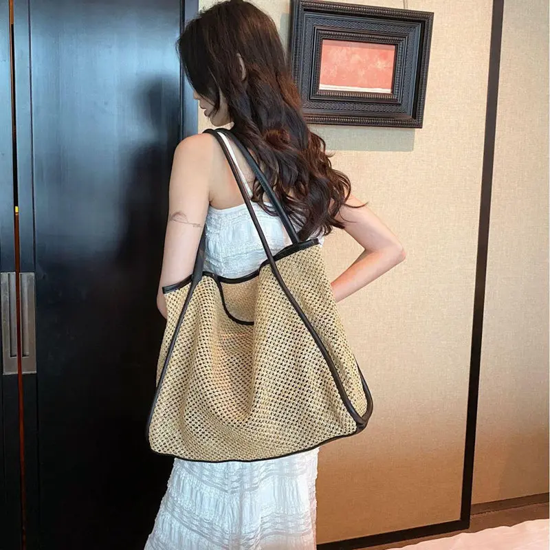 

New fashion retro women's handheld straw woven bag Bohemian casual beach multifunctional neutral minimalist wind shoulder bag