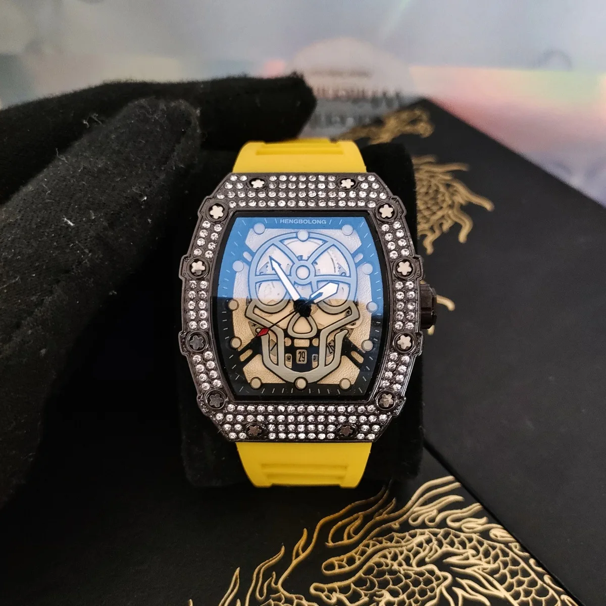 Tonneau Unique Creative Quartz Watch Men Skeleton Skull Dial Diamond Case Decorative Dial Luxury Men Watches Sport Strap Watch