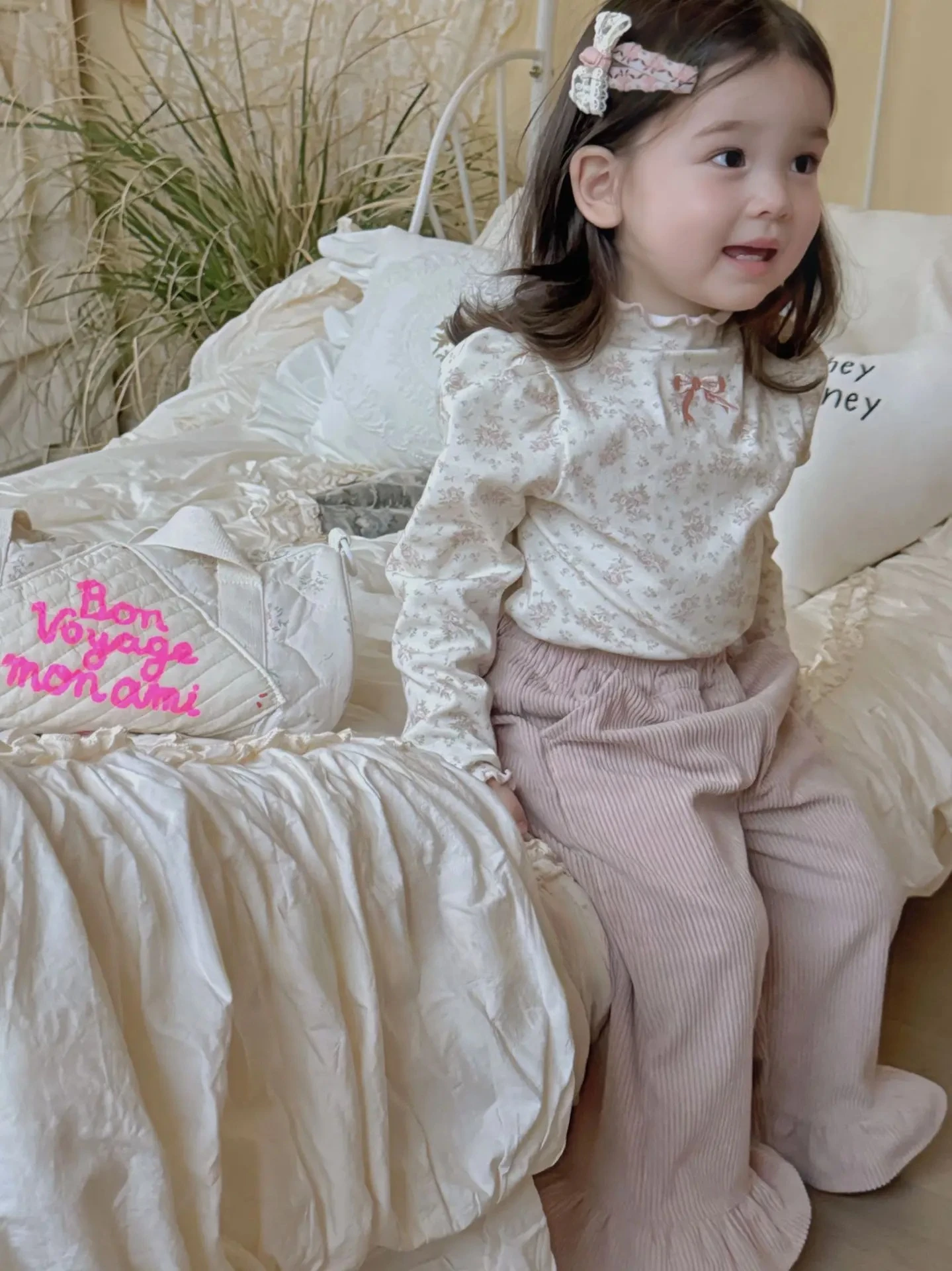 

Новая корейская базовая футболка с длинным рукавом и цветочным принтом для девочек на весну и осень, с высоким воротом, для малышей