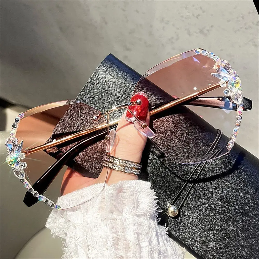 Vintage UV400 Female Eyewear Women Sun Glasses Gradient Rhinestone Sunglasses Rimless Sunglasses