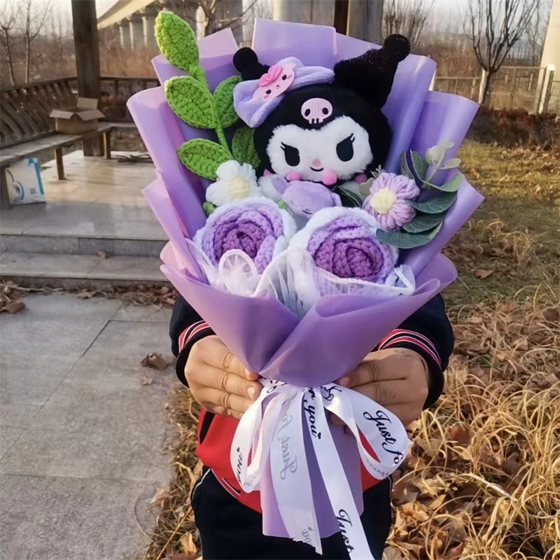 Hello Kitty Kuromi Cinnamoroll My Melody Plüschstrauß mit handgefertigter gewebter Rose, Partydekoration, Valentinstag, Geburtstagsgeschenk