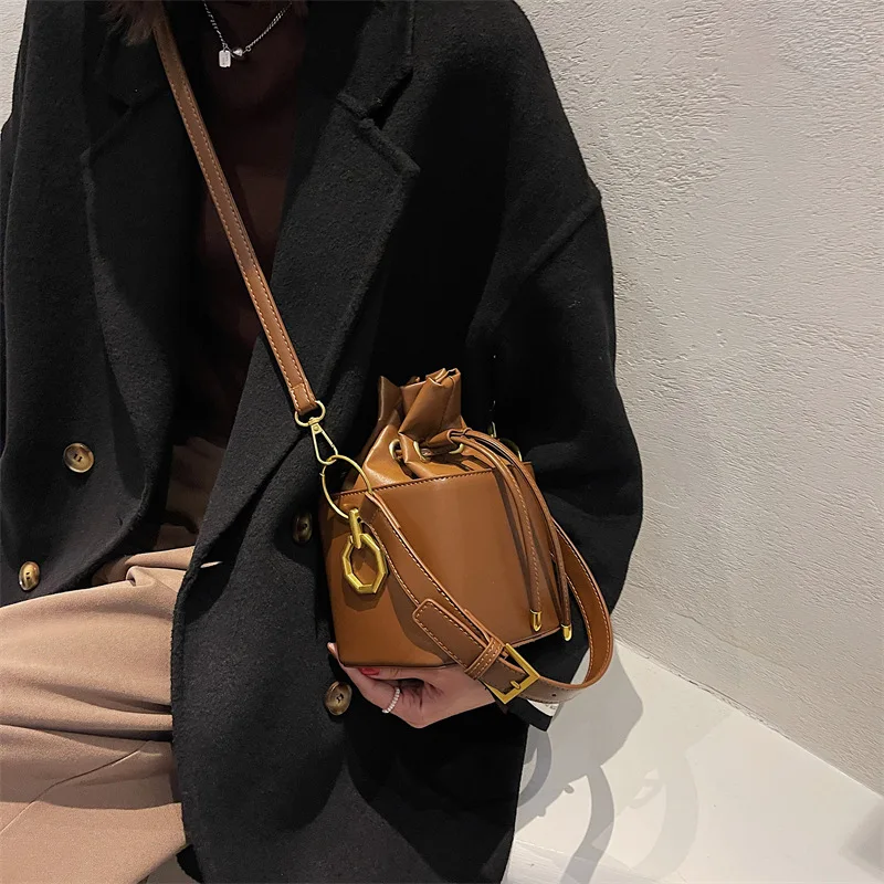 Fashion Women\'s Bucket Bag Vintage Shoulder Strap Handbags Leather Tote Small Pouch Crossbody Messenger Coin Purse Pochette 2023