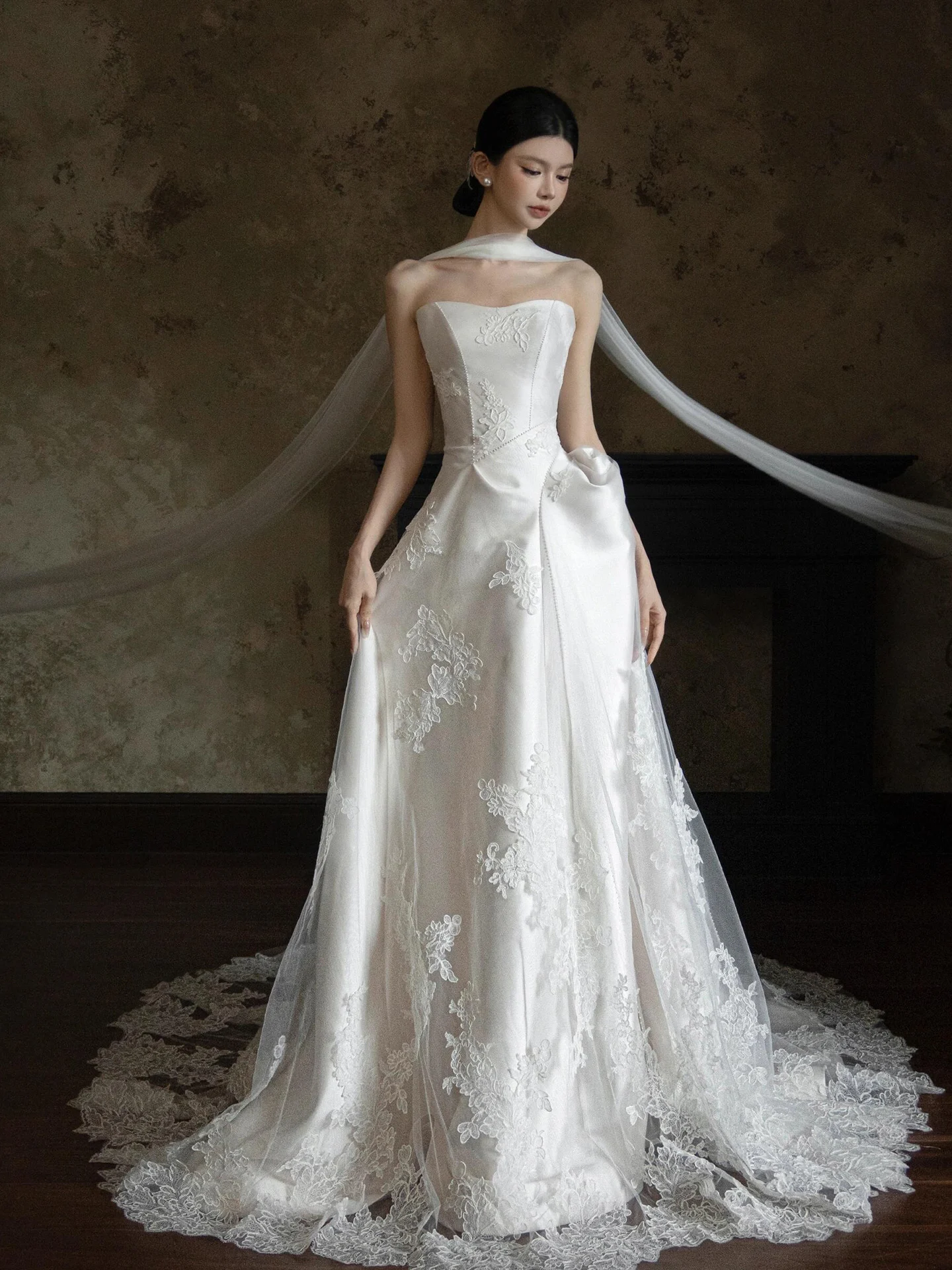 

Элегантное кружевное свадебное платье для женщин, с V-образным вырезом, длинной юбкой, винтажное, для церемоний на открытом воздухе