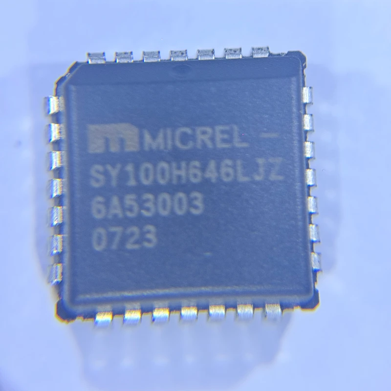 SY100H646LJZ High-Speed Interface Driver IC | 1.5GHz ECL/PECL, PLCC-28 | Obsolete Part, Factory Stock Available