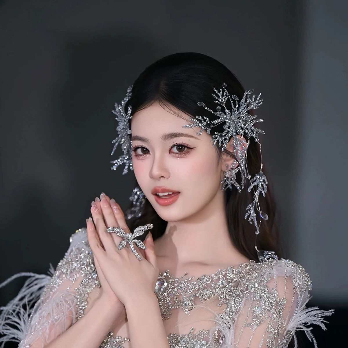 Fairy Bridal Headpiece with High-End Crystal Snowflake Hair Accessory Light Luxurious Hairpins for Wedding Banquets