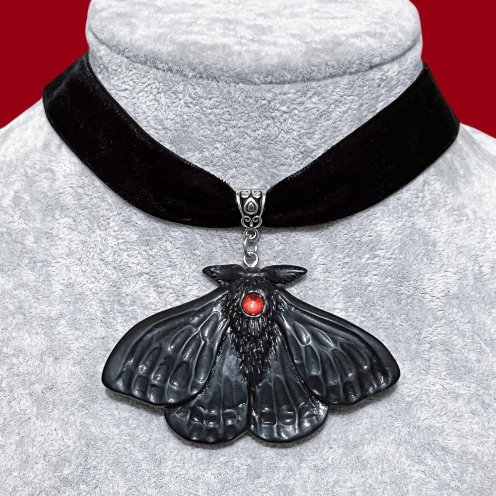 Y2K Subculture Black Moth Pendant Velvet Necklace for Women Hallowmas Party Gothic Retro Collar Chain Jewelry Accessories Gifts