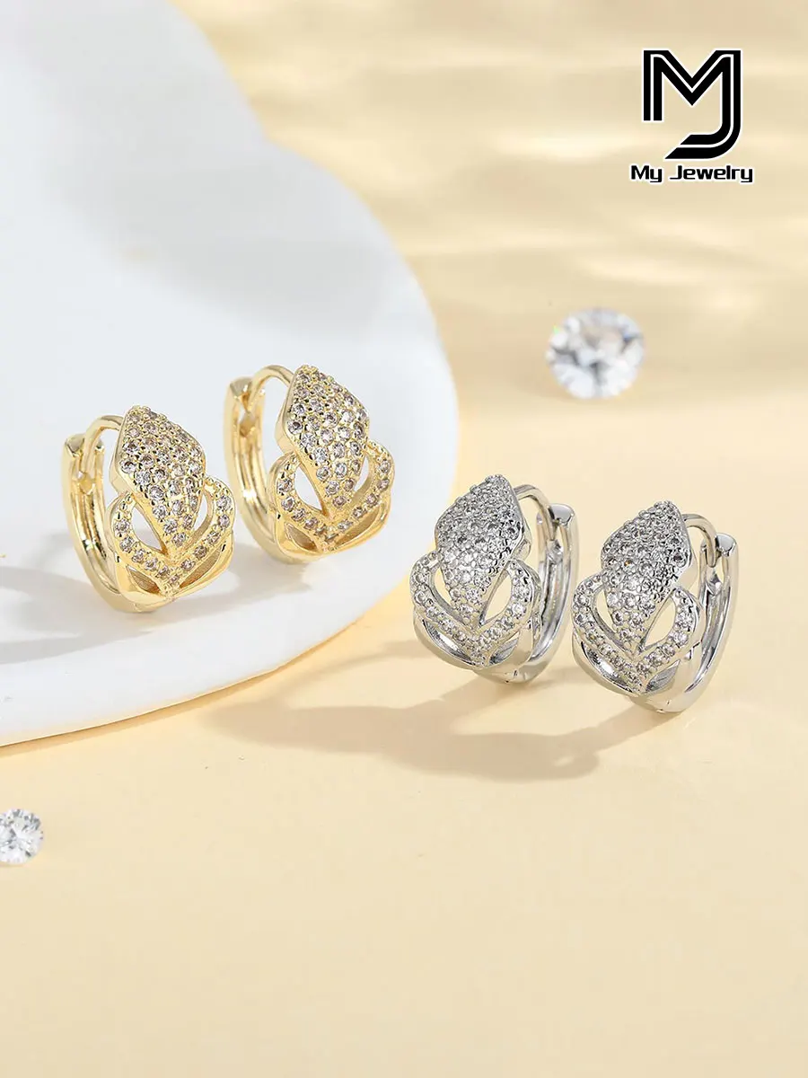 Popular Fashion Luxury Women's Copper Earrings with Zircon Inlay, Simple and Exquisite Pattern, Gold-Plated Delicate Hoops