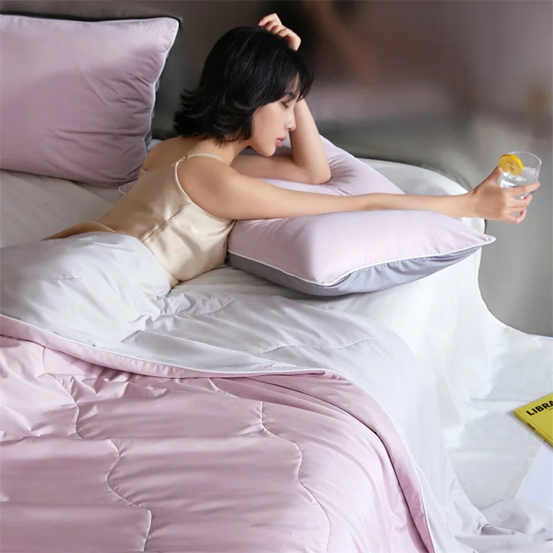 High-End Two-Tone Ice Silky Summer Quilt Nordic Skin-Friendly Cooling Air-Condition Comforter Cozy Breathable Solid Blanket