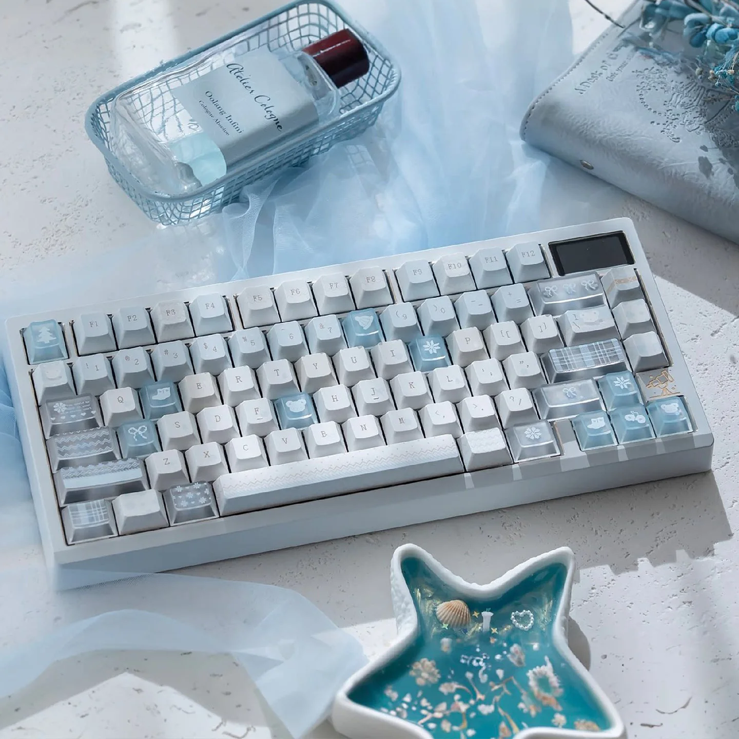 URE Winter Letter PC PBT Keycaps Dye Sub Cherry Profile Keycaps Sets Blue Bear Side Print Key Caps For MX Mechanical Keyboard