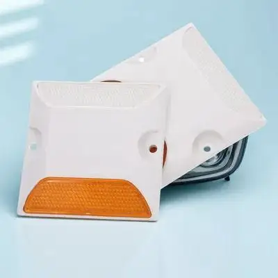 2pcs Reflective Road Studs Pavement Markers Night Driving Safety Driveway Reflectors Highway Roadside Spikes Automotive Trailer