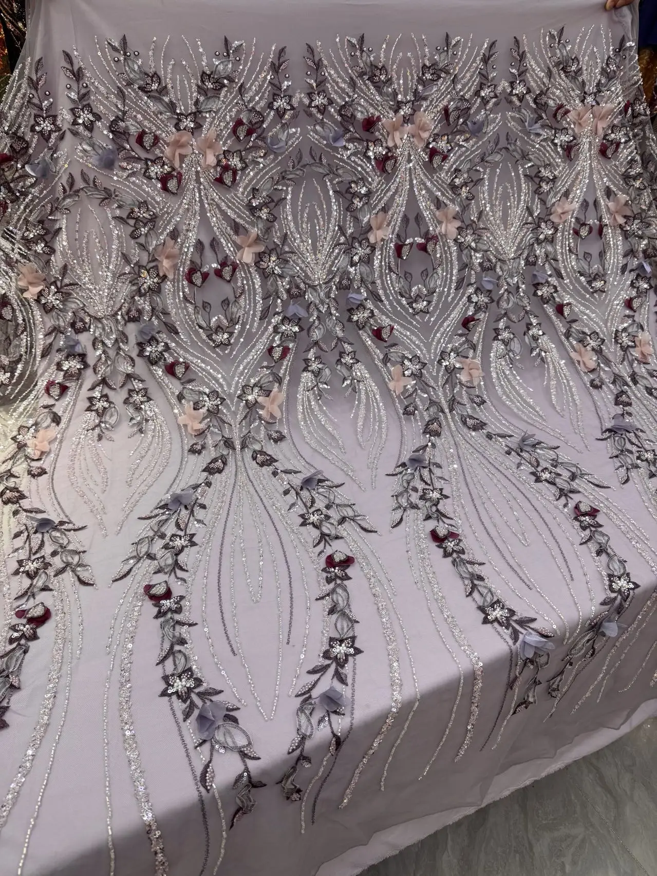 Tessuto di pizzo con perline fatto a mano africano con ricamo floreale 3D 2025 Tessuti di pizzo netto con paillettes francesi nigeriane per abito da sera
