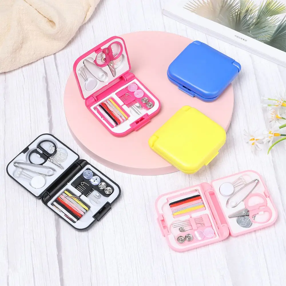 Mini Kit da cucito scatola da cucito portatile da viaggio per la casa Set di fili per aghi Set di bottoni per ditali Organizer accessori per cucire fatti a mano fai da te