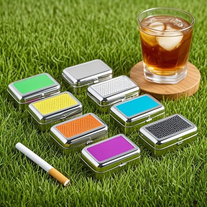 Tragbarer Taschenaschenbecher, kreativer Persönlichkeitstrend, Mini-Mode, Outdoor-Reisen, tragbare Aschenbecher mit Deckel, Geschenke für Jungen/Männer, Rando