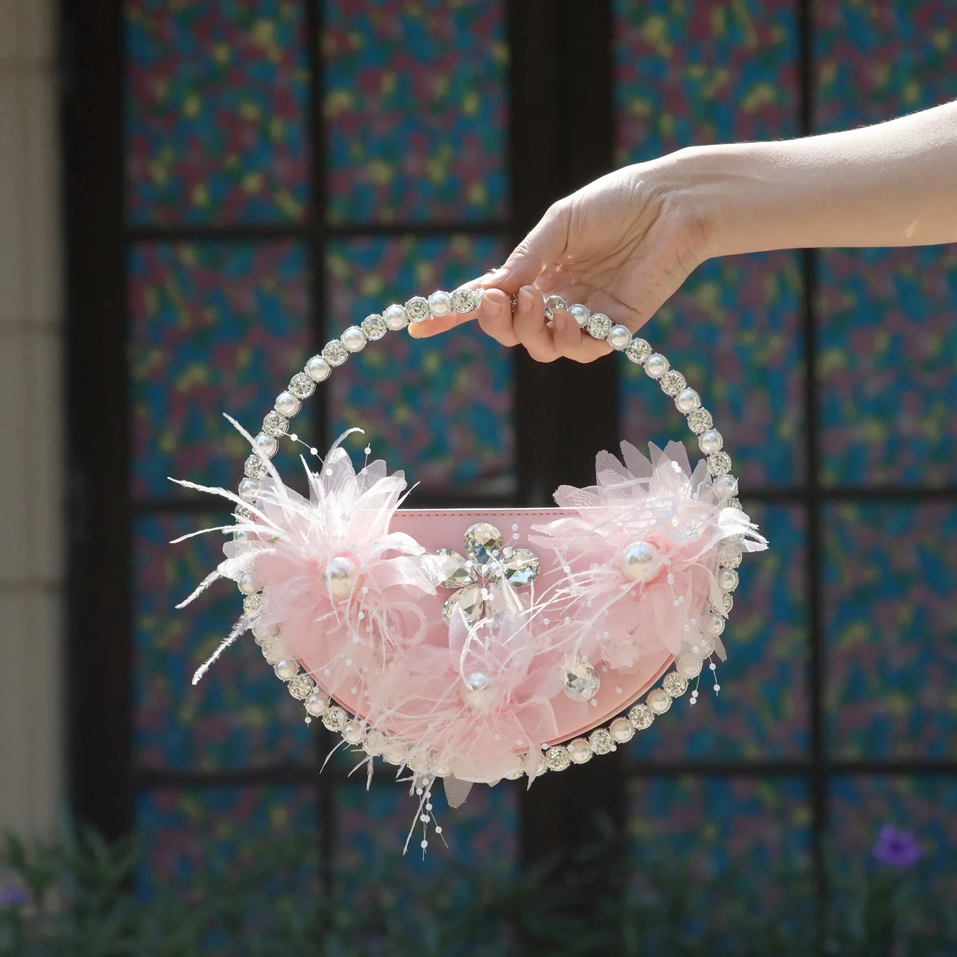 Shining Fairy Narcissus Flowers Rhinestones Pearl Shells Half Moon Banquet Feather Dumplings Clutch Messenger Bag