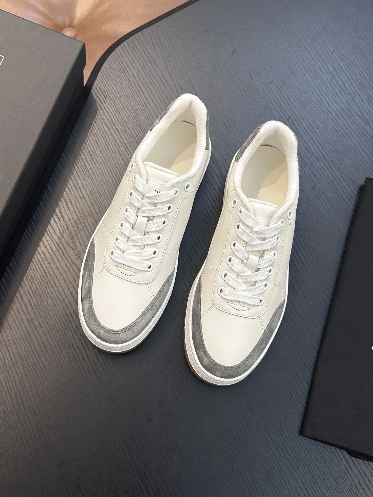 Unisex Off White & Grey Suede Fleece Lined Low Top Sneakers Smooth Leather Patchwork Casual Shoes Flat Warm Winter Skate Footwear for Men Women