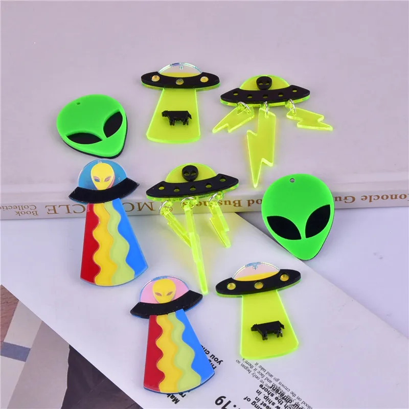 Mix 10pcs/pack Funny Style UFO Alien Spacecraft  Acrylic Charms for DIY Earring Jewelry Making