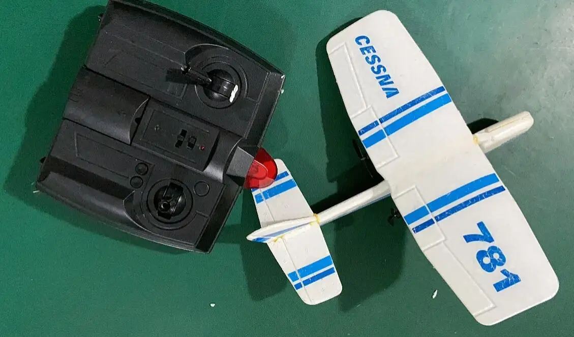 Ogień sprzedaż Volantex RC TW-781 Mini Cessna 2Ch podczerwień kryty samolot RC (bez baterii) z kontrolerem nadajnik radiowy