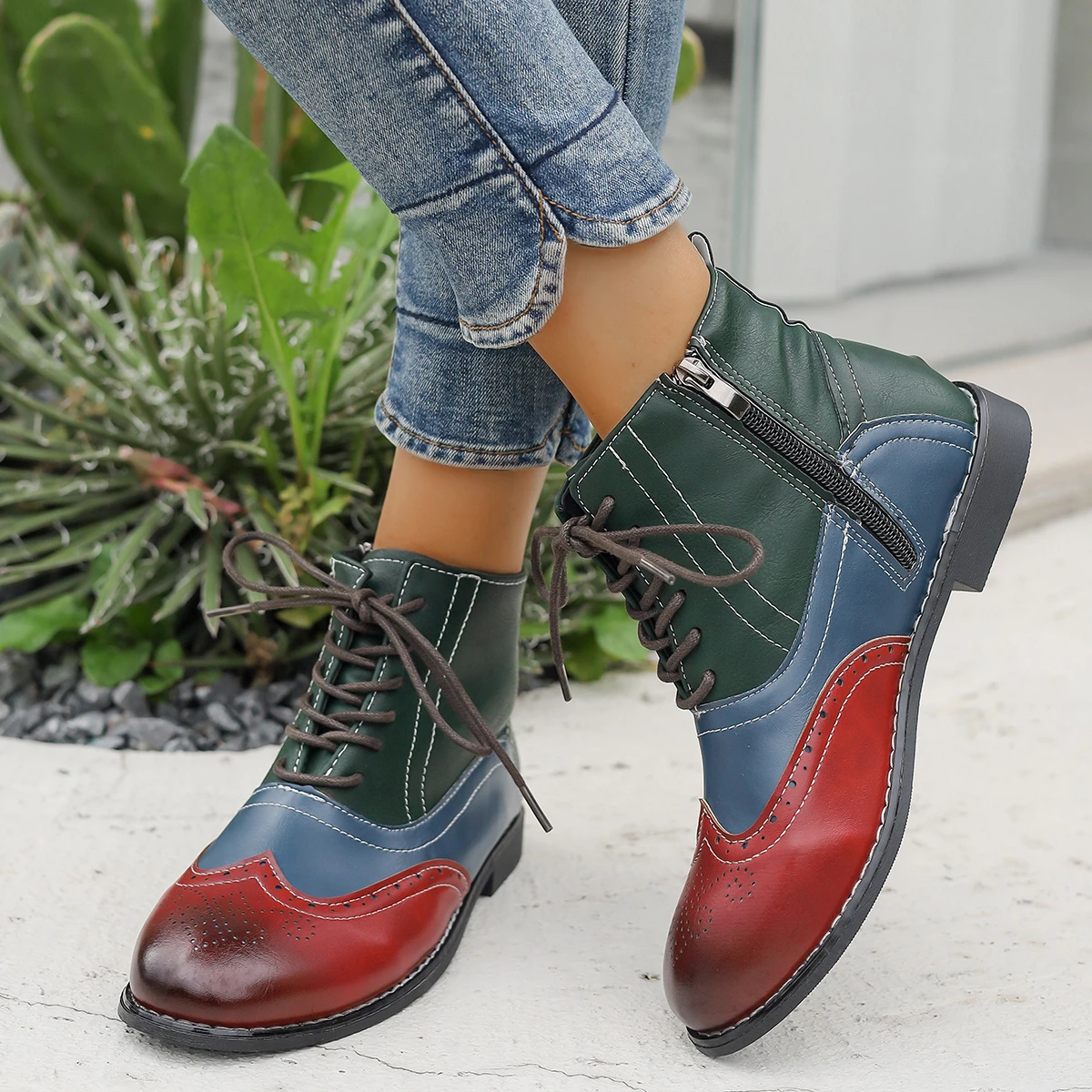 Botas de tornozelo de couro do plutônio da cor misturada para as mulheres 2024 moda alta superior rendas até brogues sapatos mulher zíper lateral saltos planos botas curtas