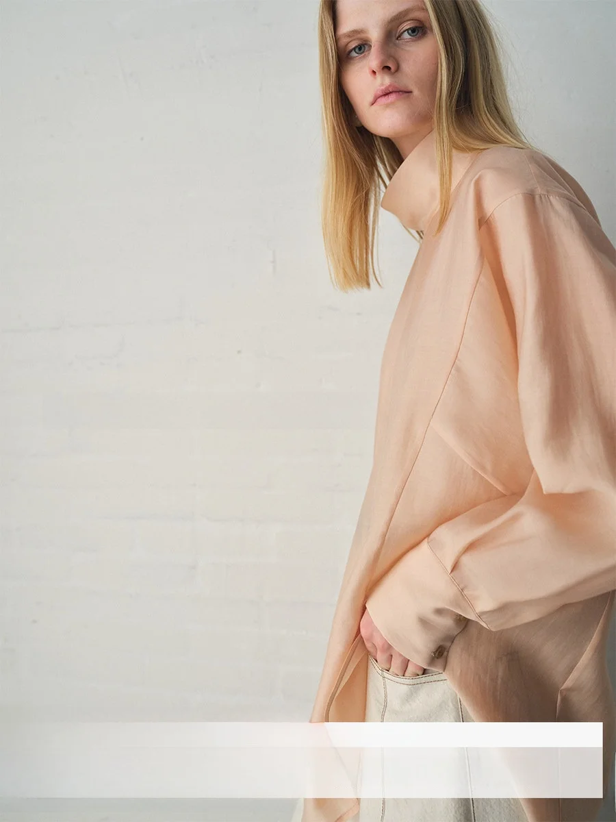 

Женская блузка Cleanfit ChicJane из мягкой блестящей смесовой ткани с отворотами на рукавах, свободного кроя, с длинными рукавами, влагоотводящая