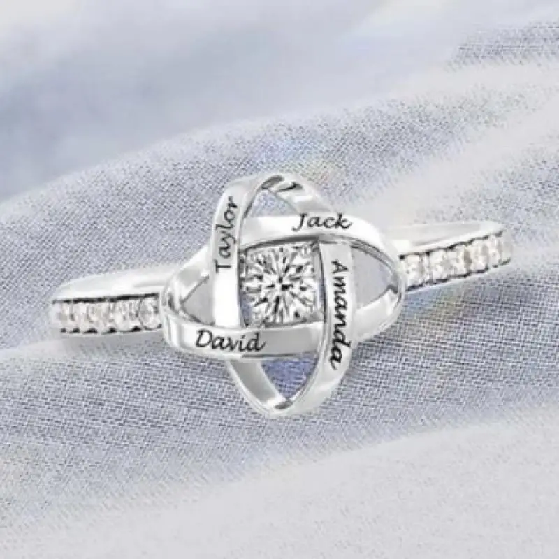 

Персонализированное кольцо с четырьмя листами клевера с центральным бриллиантом — регулируемое открытое кольцо, настраиваемая гравировка для 1–4 имен