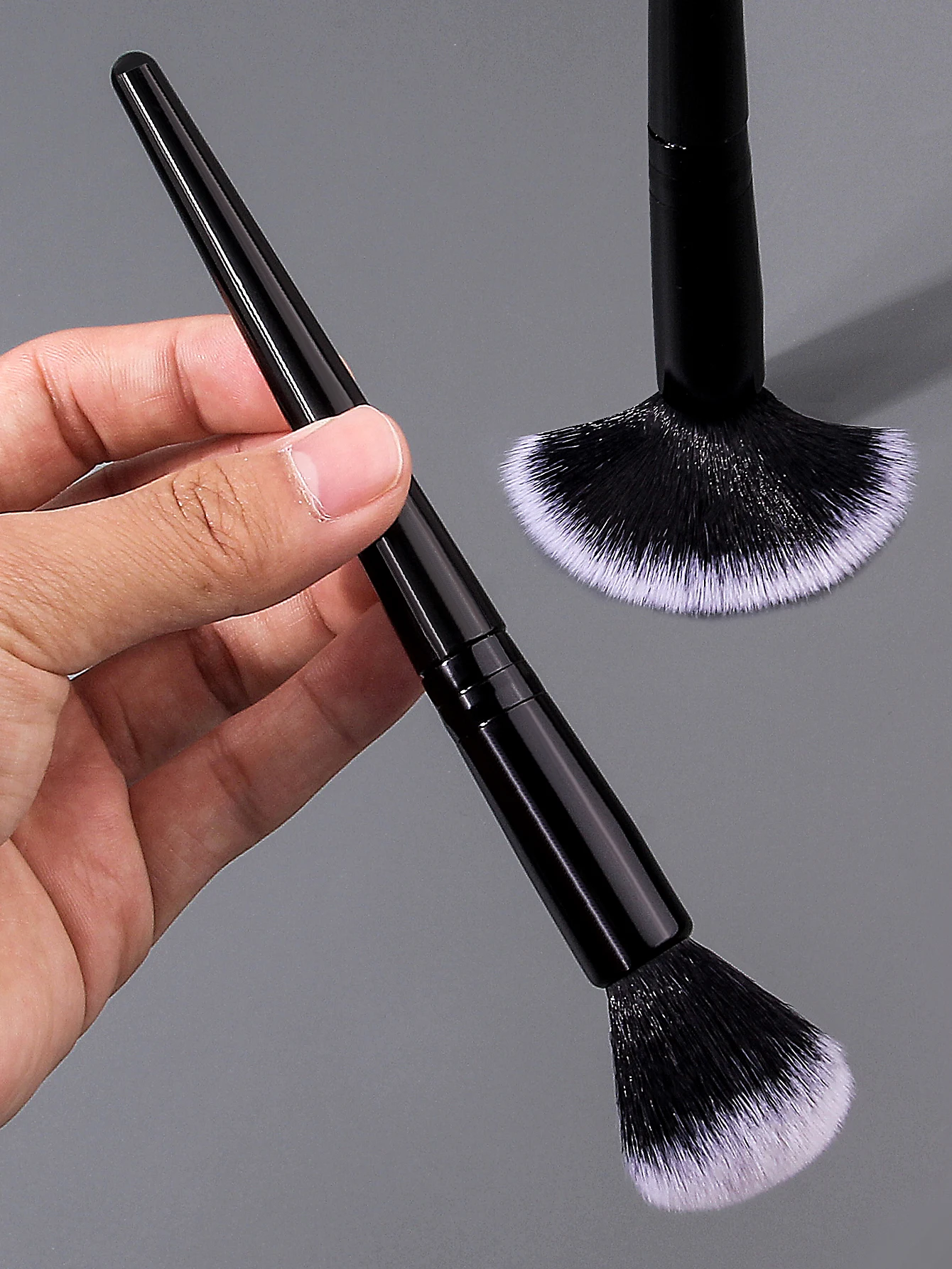 قطعة واحدة من فرشاة الوجه الناعمة متعددة الاستخدام - رأس مدبب ومستدير لمحيط مسحوق أحمر الخدود، أدوات تجميل مناسبة للسفر للنساء