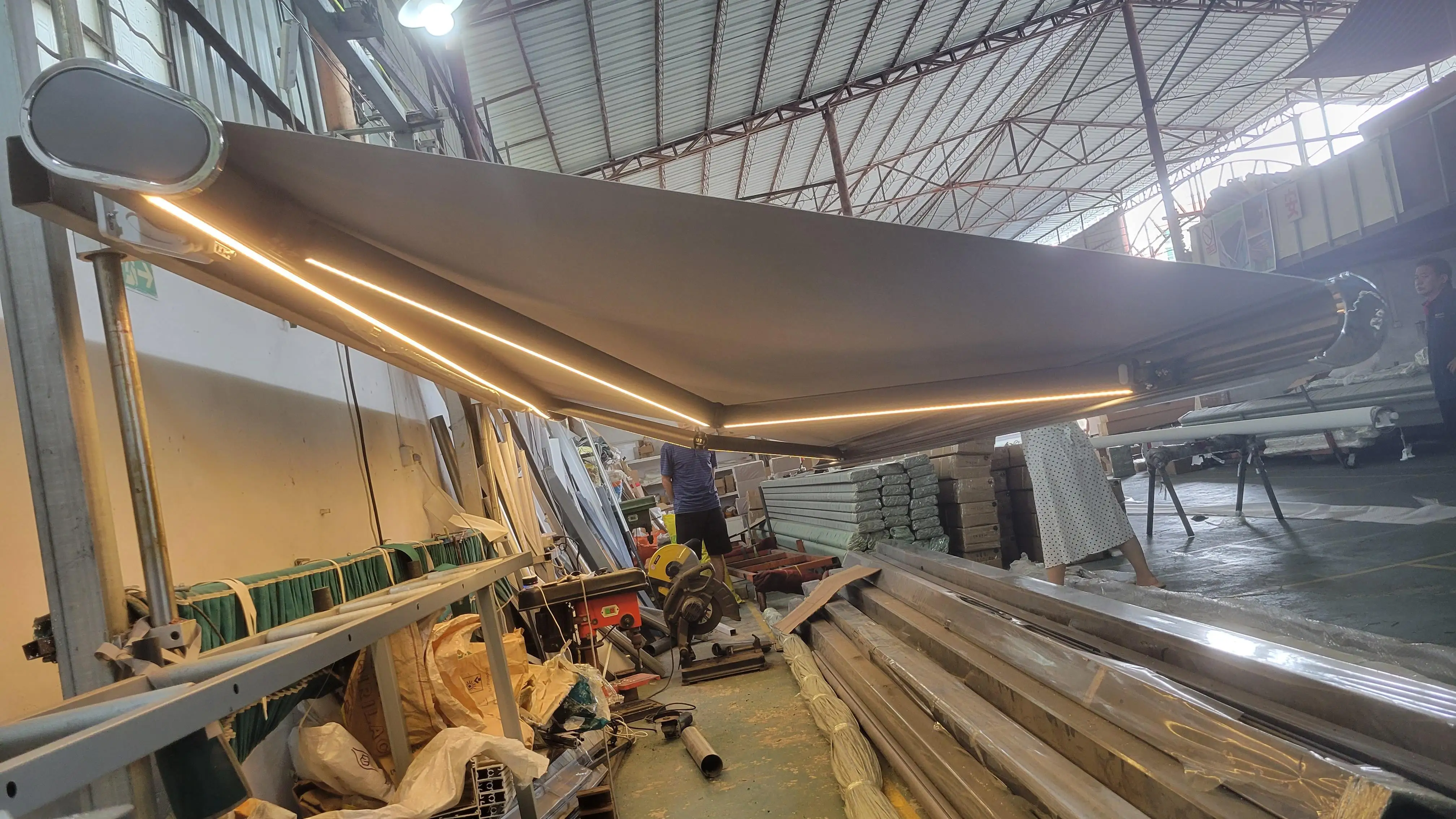 Factory Custom Made Large Outdoor Sunshade with LED Lights Suitable for Multiple Scenarios Canopy Waterproof Fabric Awning