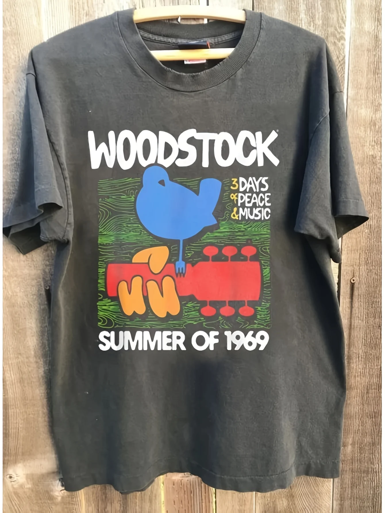 Neutral Retro Woodstock 69 Logo T-shirt - Classic 69 Year Summer Music Festival Theme Retro T-shirt for Concert and Daily Wear