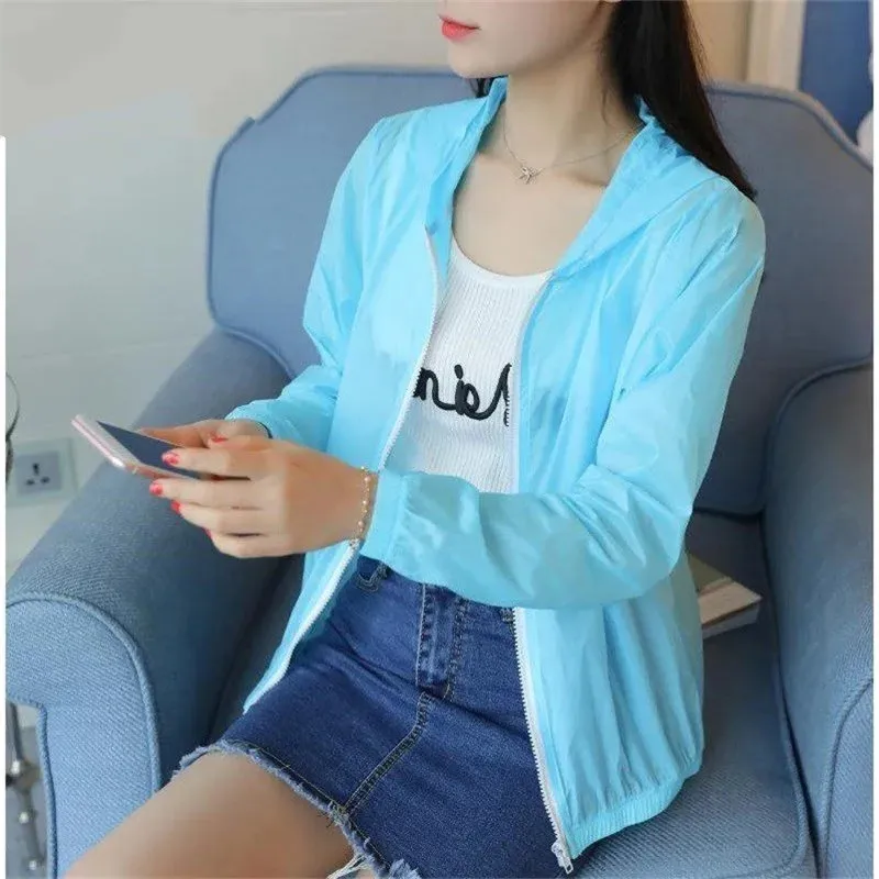 

2024 Summer New Sun-Protective Clothing Coat Women's Windbreaker Thin Middle-Aged Elderly Hooded Sunscreen Jacket Ladies Tops