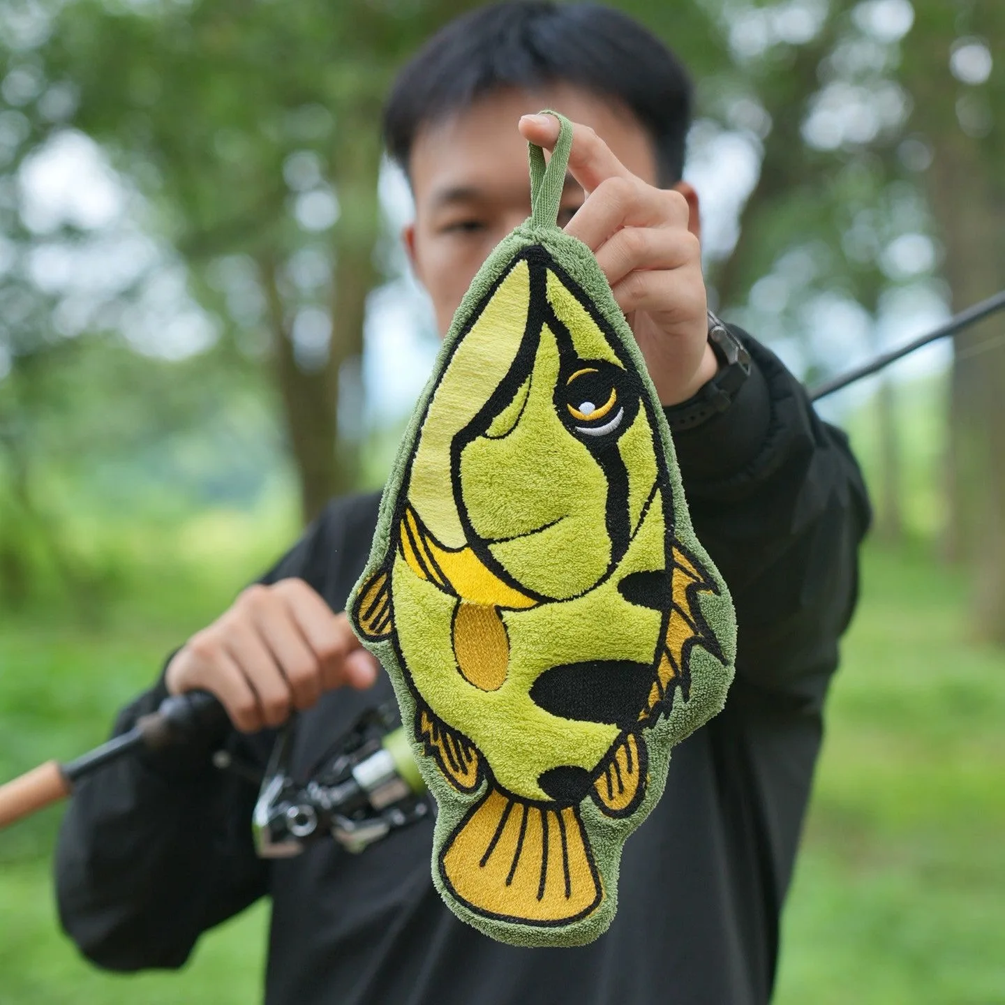 Soft Coral Velvet Fishing Towel Q Version Fish Pattern Water Absorbent Durable Anti Dirty Hand Cloth for Angling