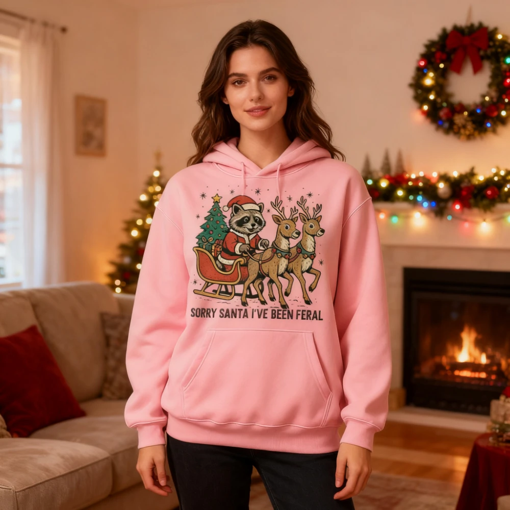 Sorta Merry Sorta Feral مضحك الراكون عيد الميلاد هوديس وقح لطيف الحيوان الملابس عيد الميلاد الرنة مزلقة قميص مطبوع المرأة هوديي