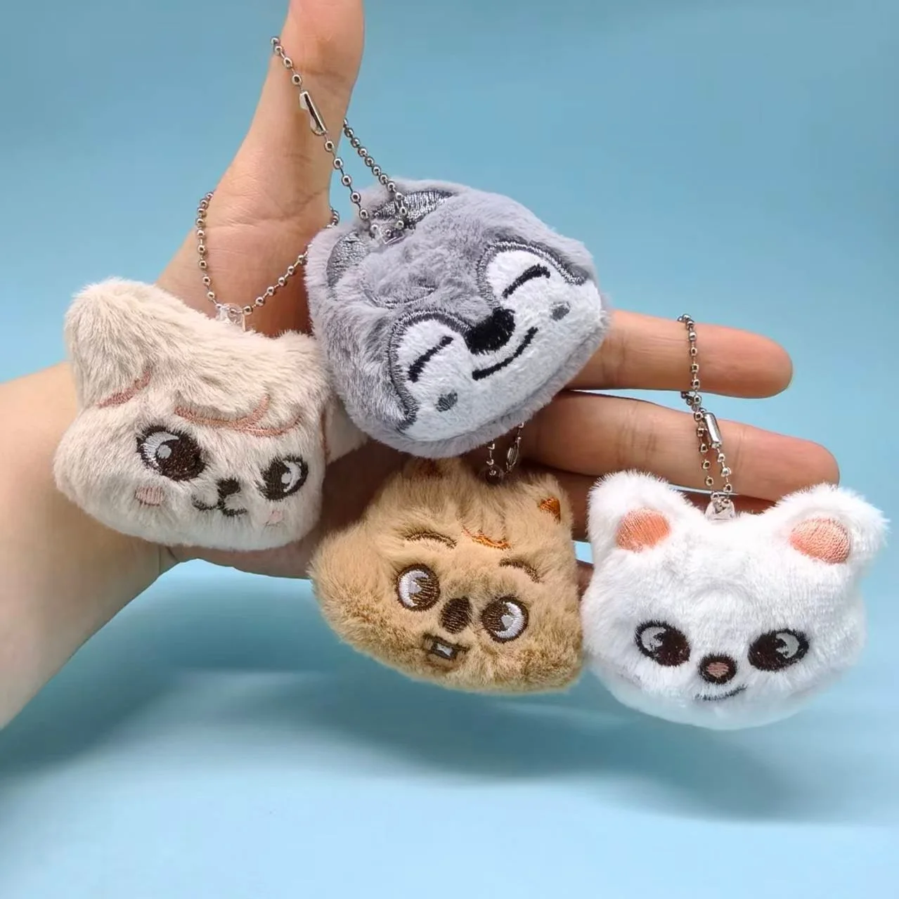 Afbeelding 4: 8 stuks schattige dierenontwerpen mini sleutelhanger pluche cartoon knuffeldier pop sleutelhanger KPOP fans cadeau schattige hanger verjaardagscadeaus