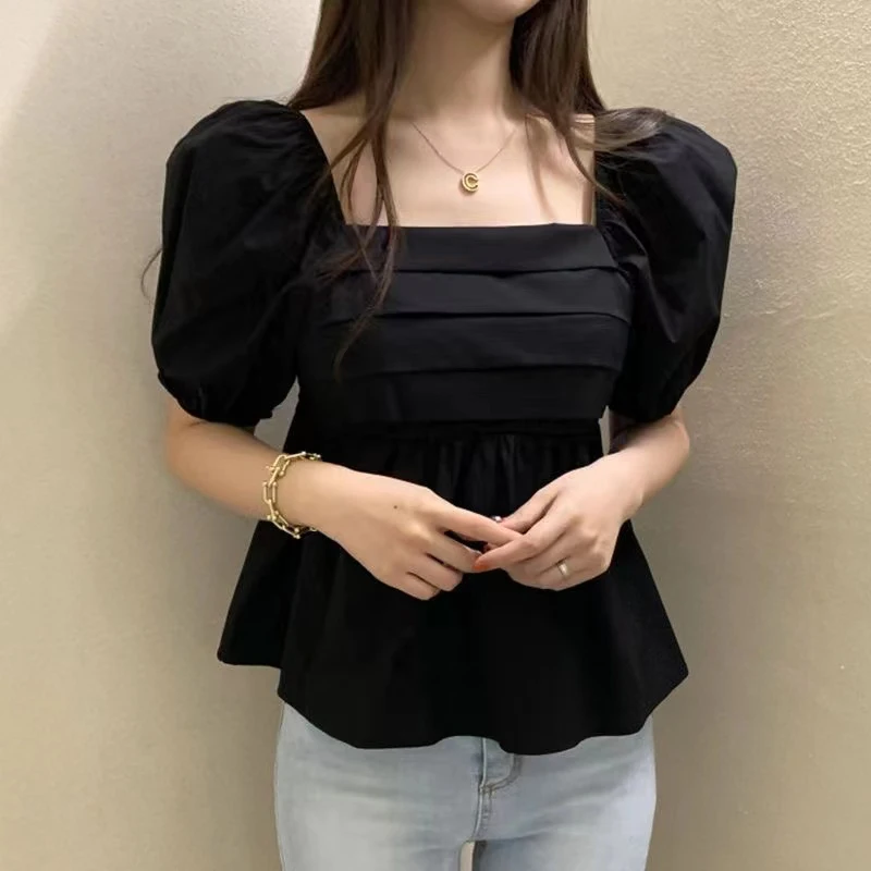 Blusa blanca elegante con cuello cuadrado para mujer, camisa sencilla de manga corta abombada, Tops cortos plisados informales para mujer