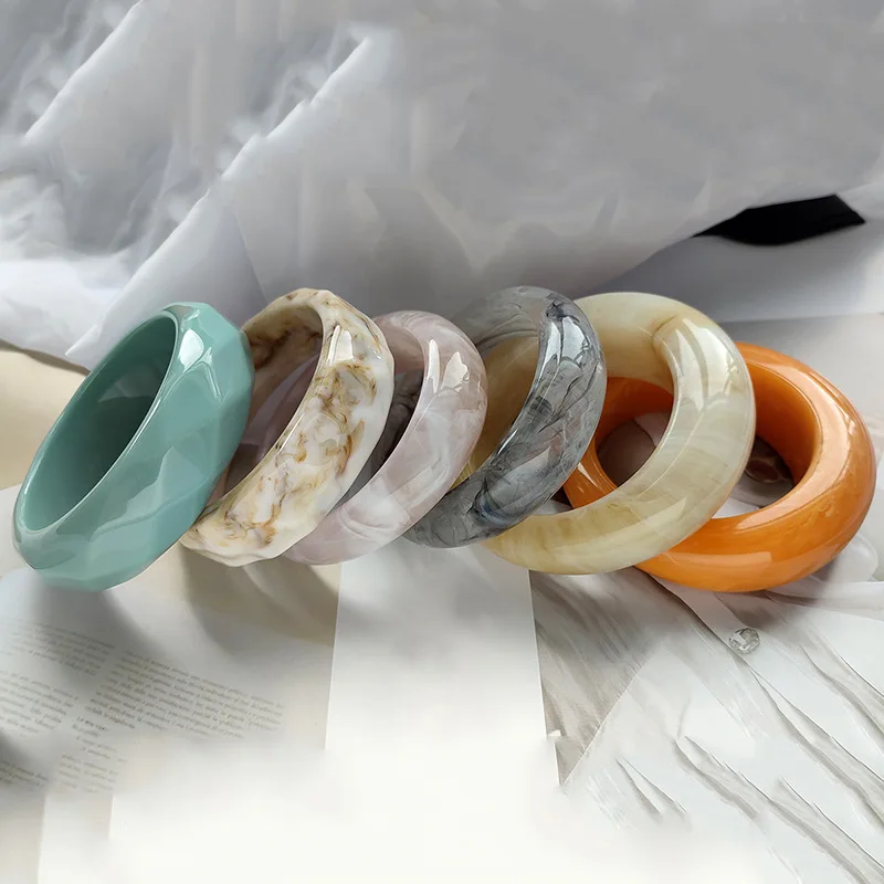 

Fashion Large Size Marble Pattern Colorful Exaggerated Acrylic Bangle Special-shaped Wide Texture Faceted Hand Ornaments Bracele