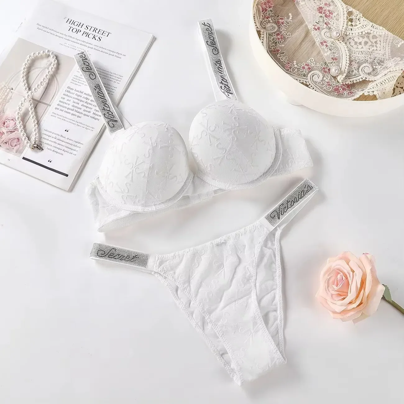 ملابس داخلية نسائية مثيرة على الموضة جديدة رياضية كلاسيكية مبطنة قابلة للتعديل مجموعة ملابس داخلية على شكل حرف V مجموعة ملابس داخلية S