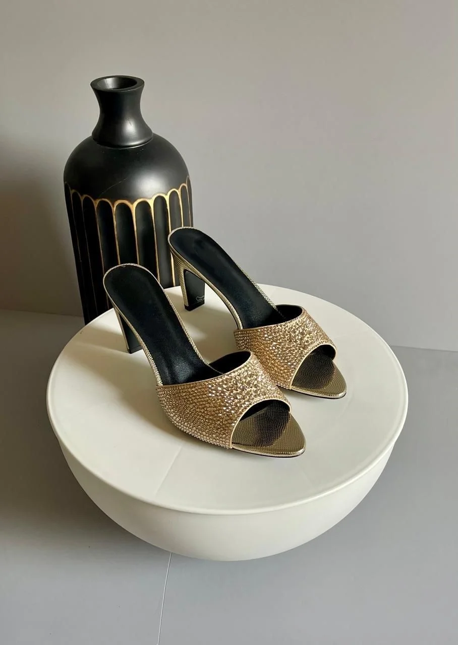 Bling Rhinestone Patchwork Pointed Toe Outdoor Summer Women Slippers Chunky High Heel Slip On Design Large Size Sexy Style Shoes