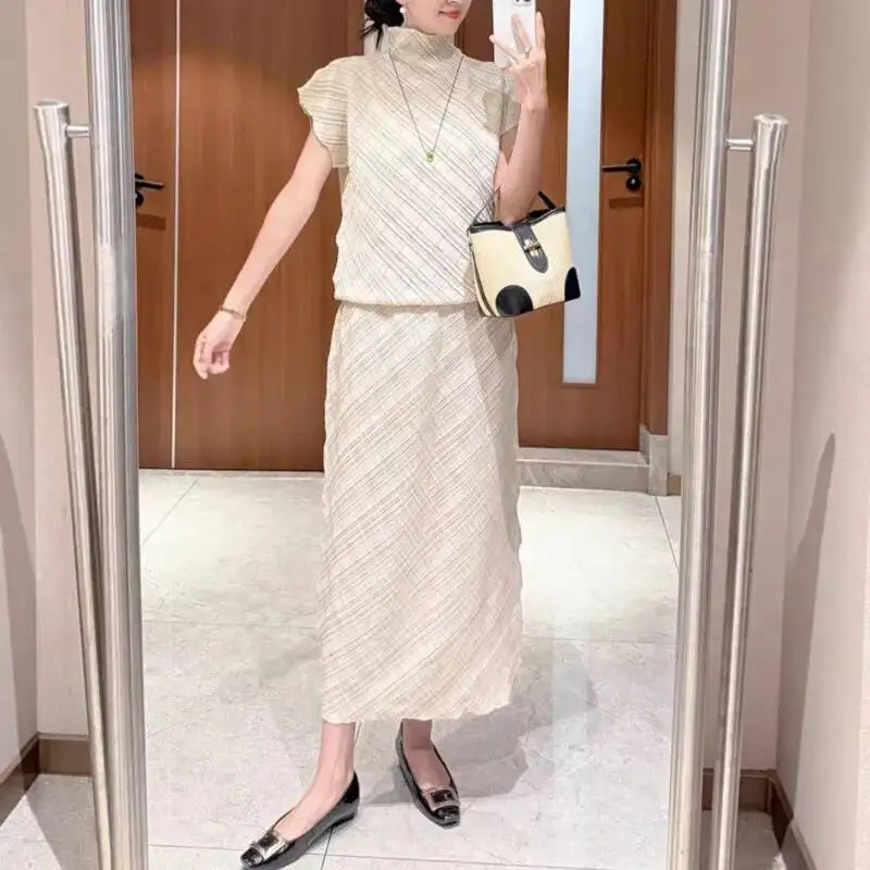 Elegant Solid LANMRENM Color Diagonal Pleated Two Piece Set Women Stand Neck Top & Straight Midi Skirt 2026 Spring New 2KVII