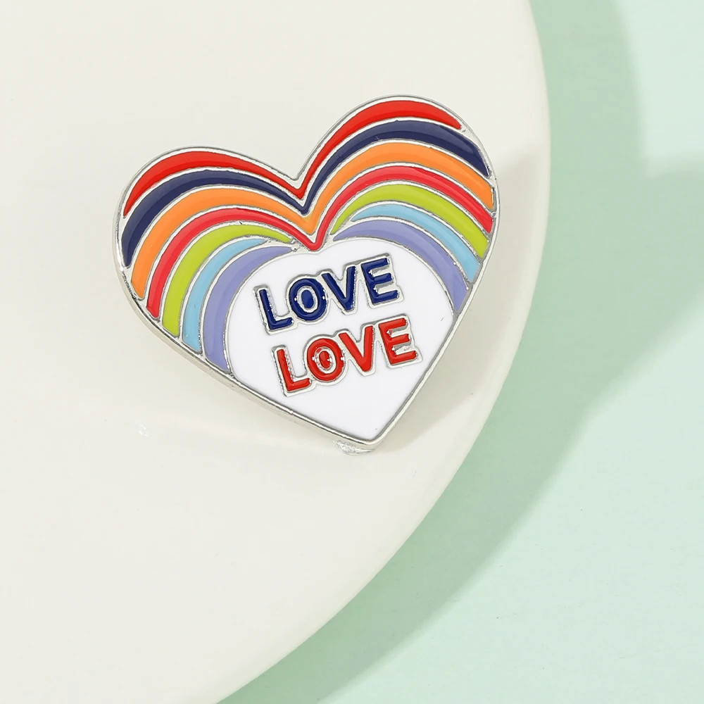 عشاق رومانسية قوس قزح الحب تصميم القلب المينا دبابيس عيد الحب LGBTQ زوجين دبابيس