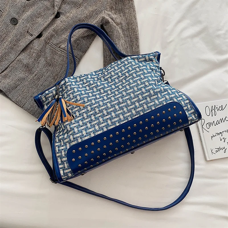 Winter New Wool Women Handbag Large Capacity Rivet Design Female Shoulder Bags With Tassel Ladies Big Totes Crossbody Bag Bolsa