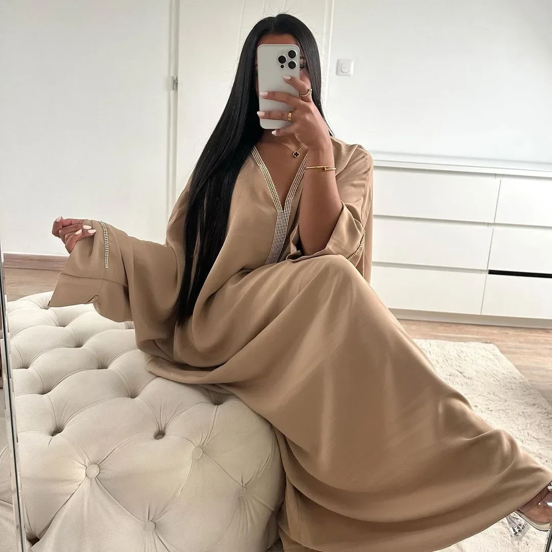 Muslim Party Dress Satin Bat Sleeve Abaya Luxury White Diamond Ramadan V Neck Abayas for Women Dubai Kaftan Caftan Robe Jalabiya