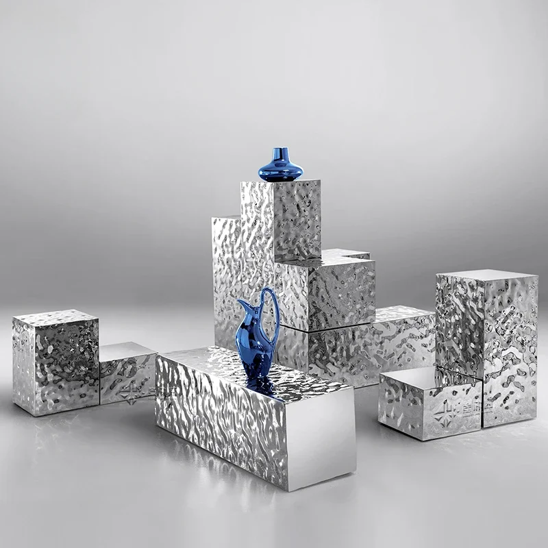 

8K mirror water ripple three-dimensional stainless steel decorative ornament display Zhongdao water table clothing model display