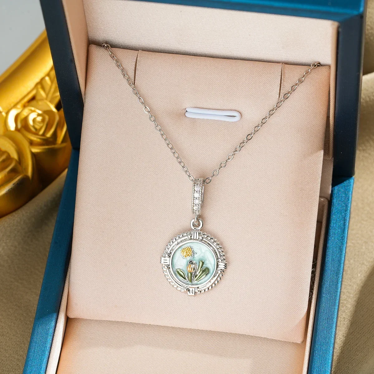 

A necklace in a gentle oil painting style, featuring French floral paintings and Monet's garden collarbone chain.