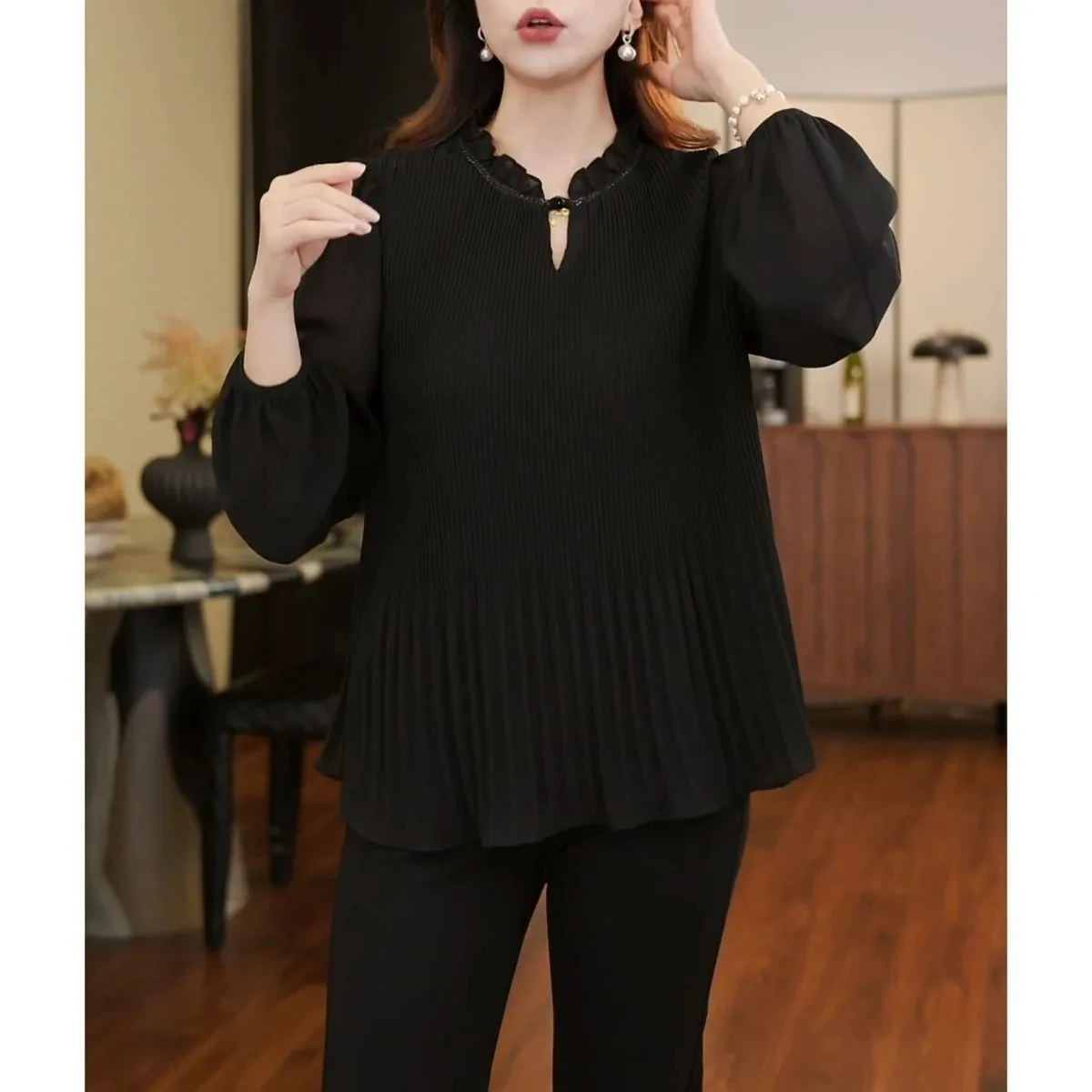 

Design Shirt 2026 Spring Autumn New Lace Shirt Tops Women's V-Neck Long-Sleeved Foreign Temperament Red Shirt Is Thin Blousers
