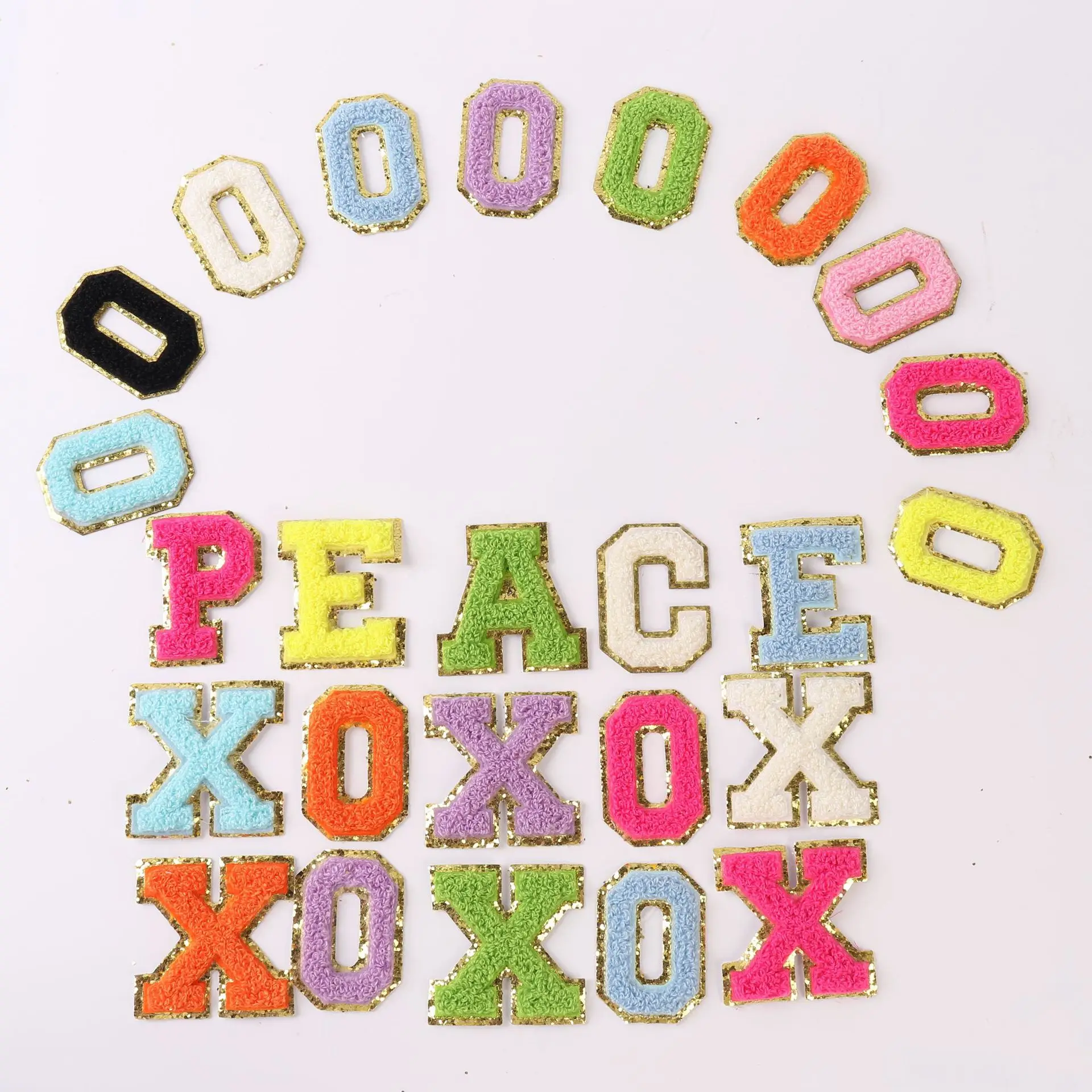 

26 шт. A-Z 5,5 см самоклеящаяся нашивка для полотенец с вышитыми буквами и золотой рамкой, аксессуары для одежды с английскими буквами