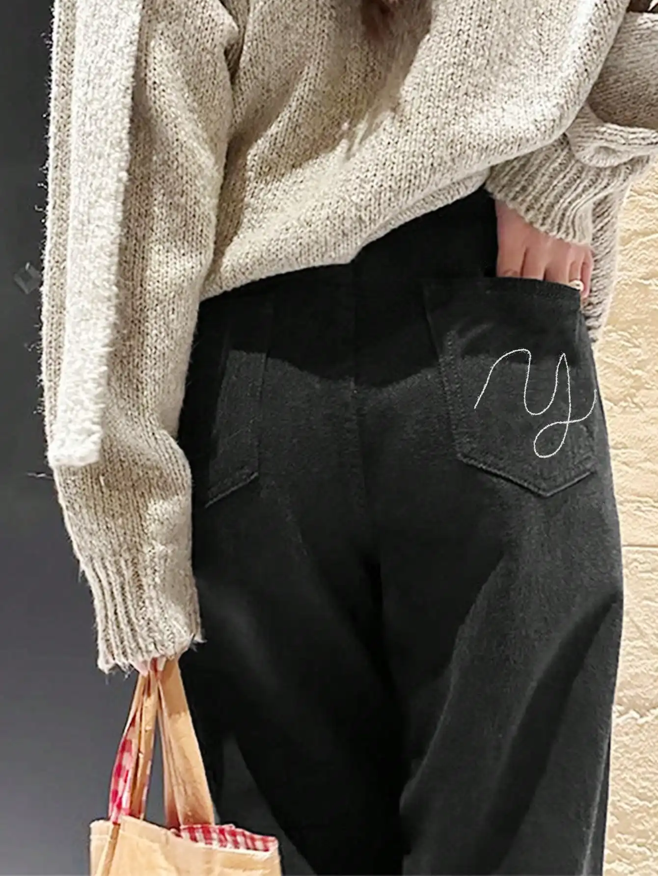 Korean Style Black Straight Jeans, New Style for Women in Autum, Loose and Slimming Look, Covering the Crotch This Year's Popular Trousers, Iqo...Itertao