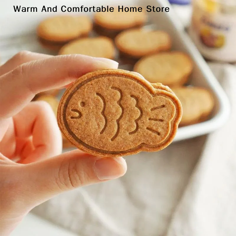 【W】Cute Fish Shaped Cookie Cutter Plastic Biscuit Mold Embossing Stamp For DIY Baking Fondant Pastry Cake Decorating Tool