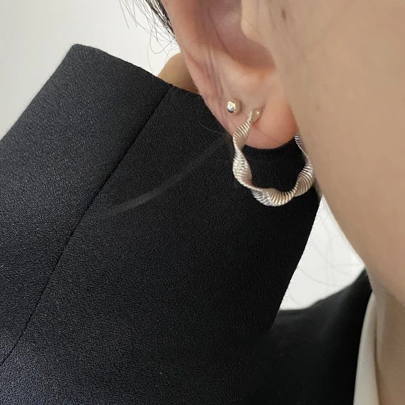Wave Geometric Hoop Earrings for Female Girls Fashion Korean Mobius Ear Buckle 925 Sterling Silver Jewelry